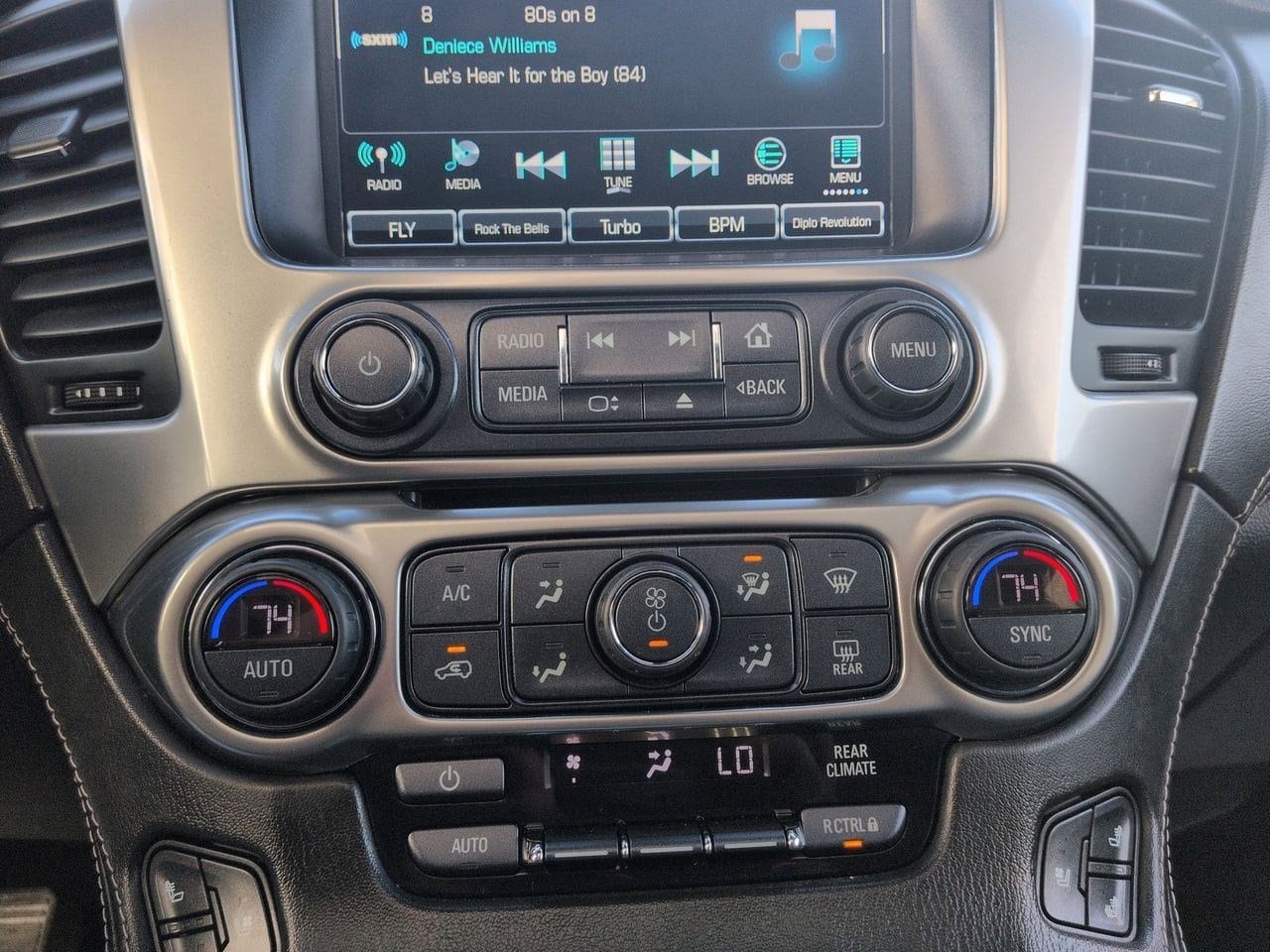 Thumbnail: 2019 Chevrolet Suburban - 30