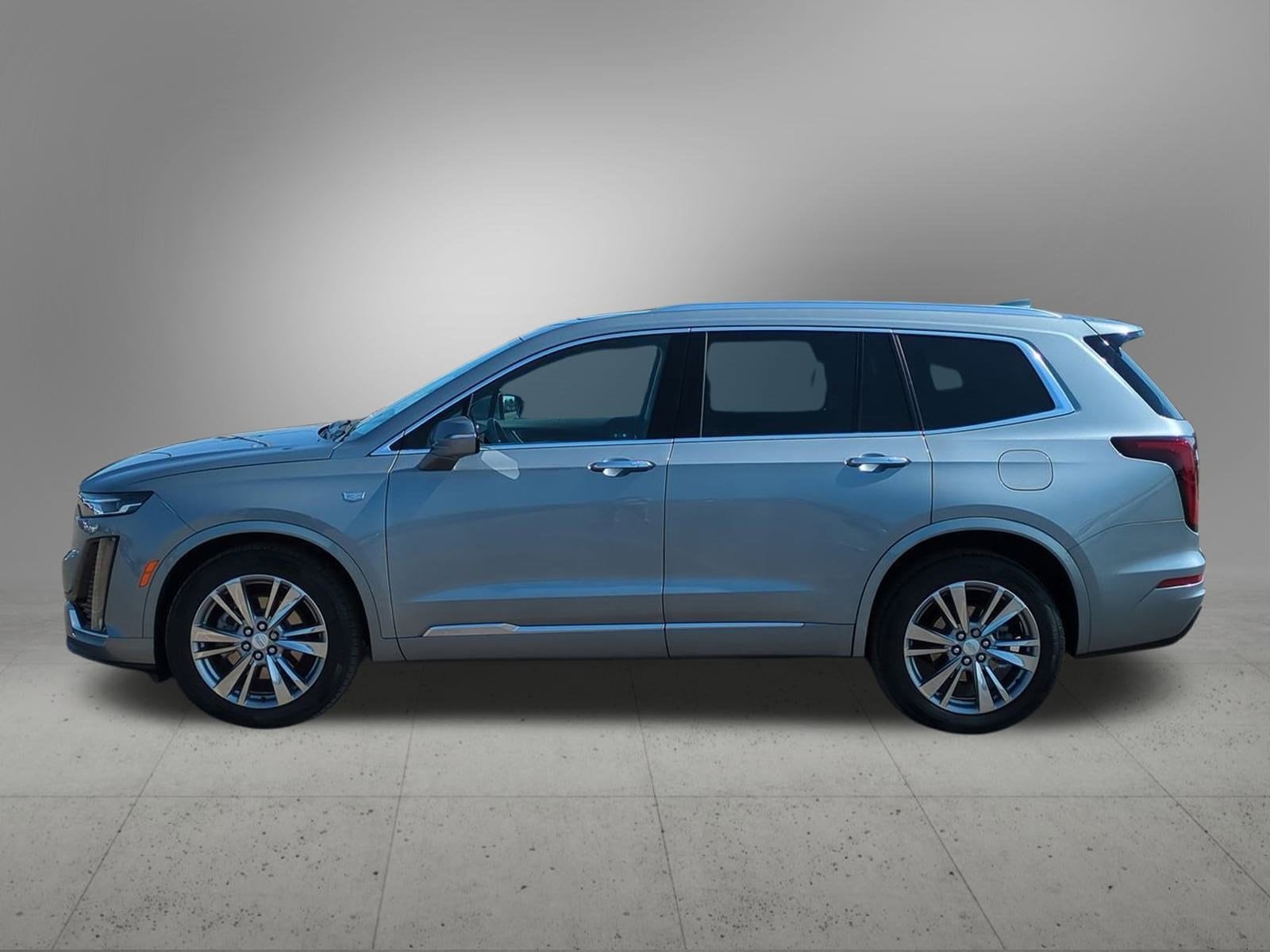 Thumbnail: 2023 Cadillac XT6 - 3