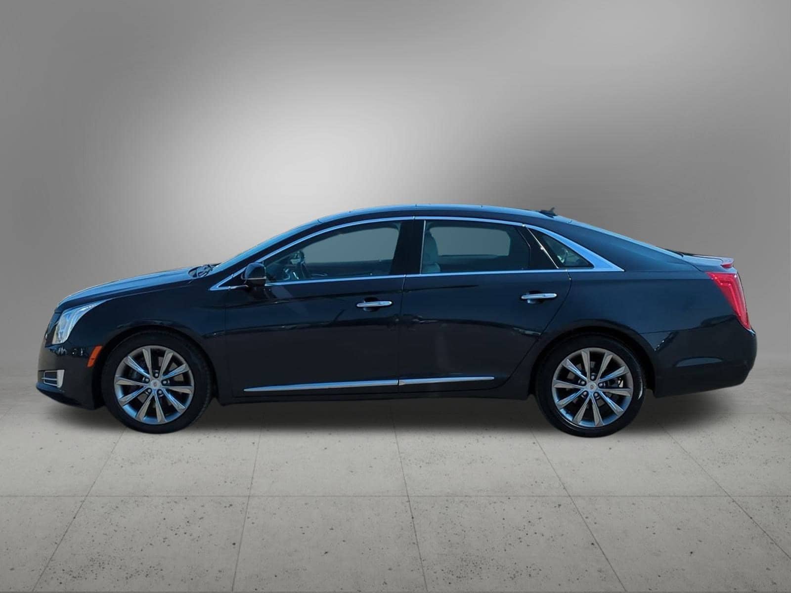 Thumbnail: 2013 Cadillac XTS - 3