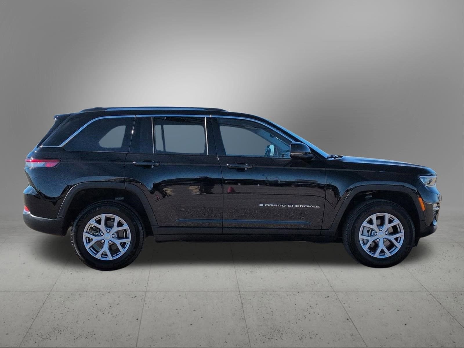 Thumbnail: 2022 Jeep Grand Cherokee - 7
