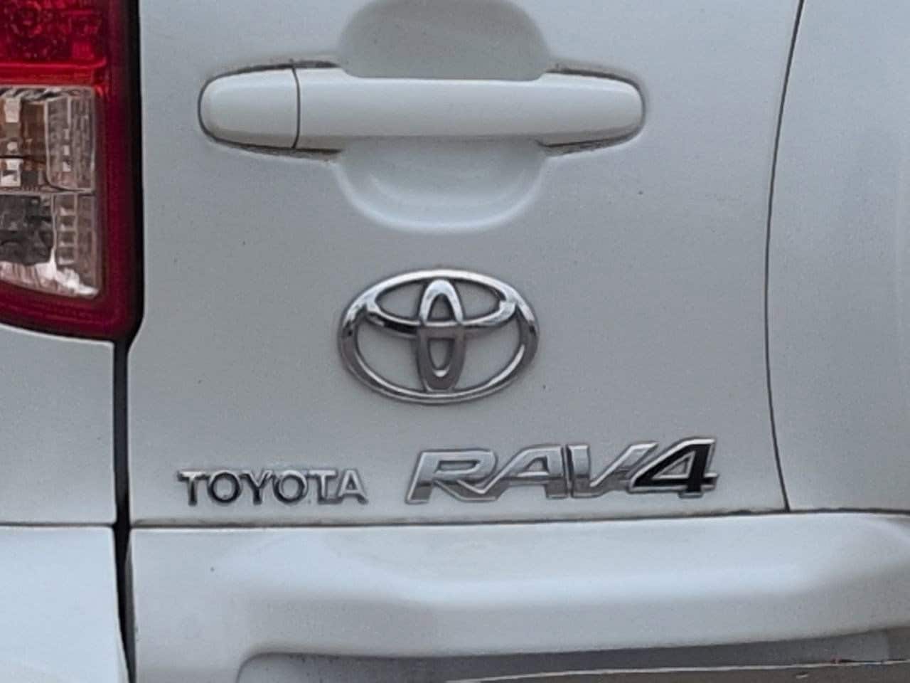 Thumbnail: 2007 Toyota RAV4 - 12