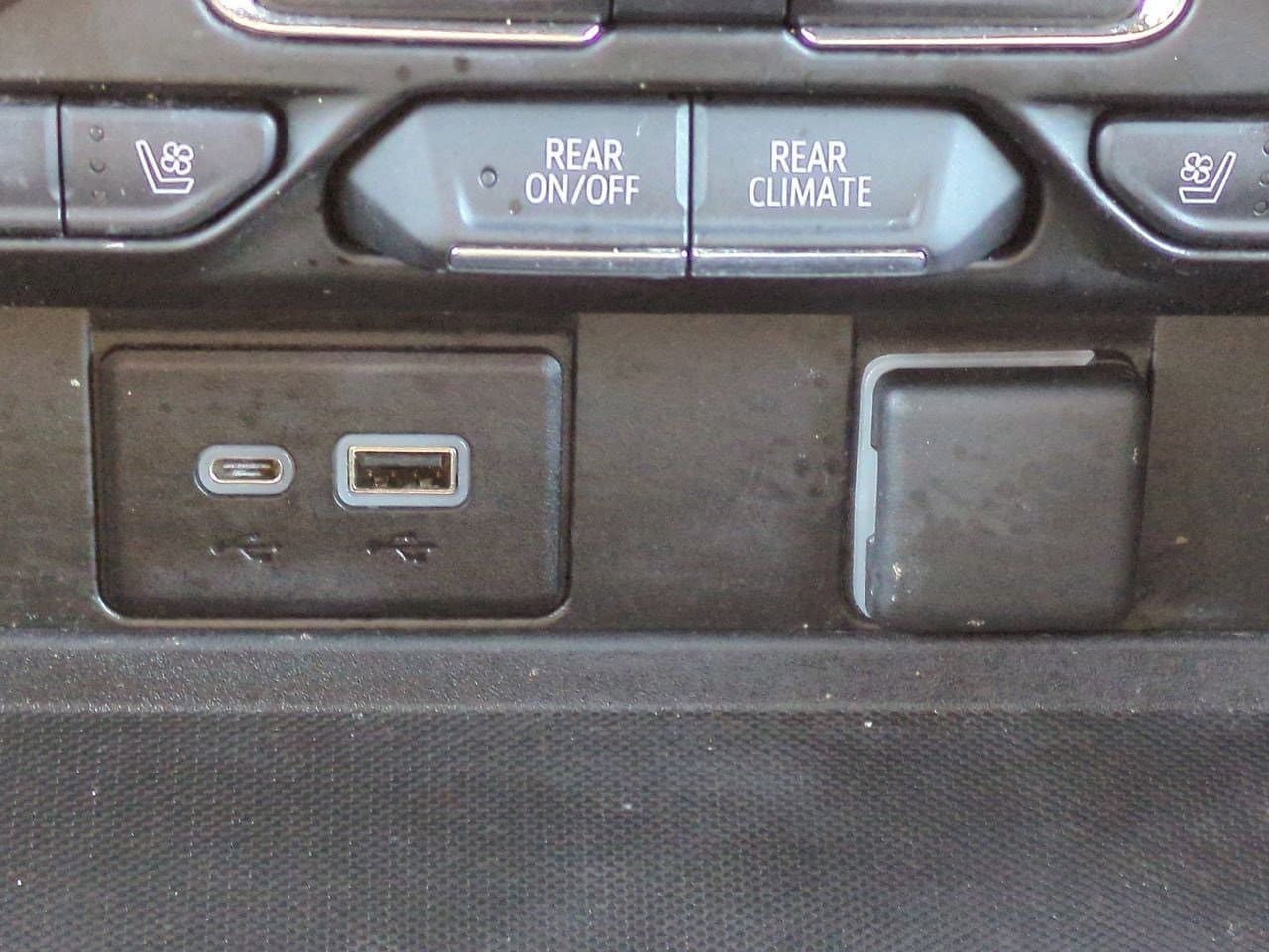 Thumbnail: 2021 Chevrolet Tahoe - 32