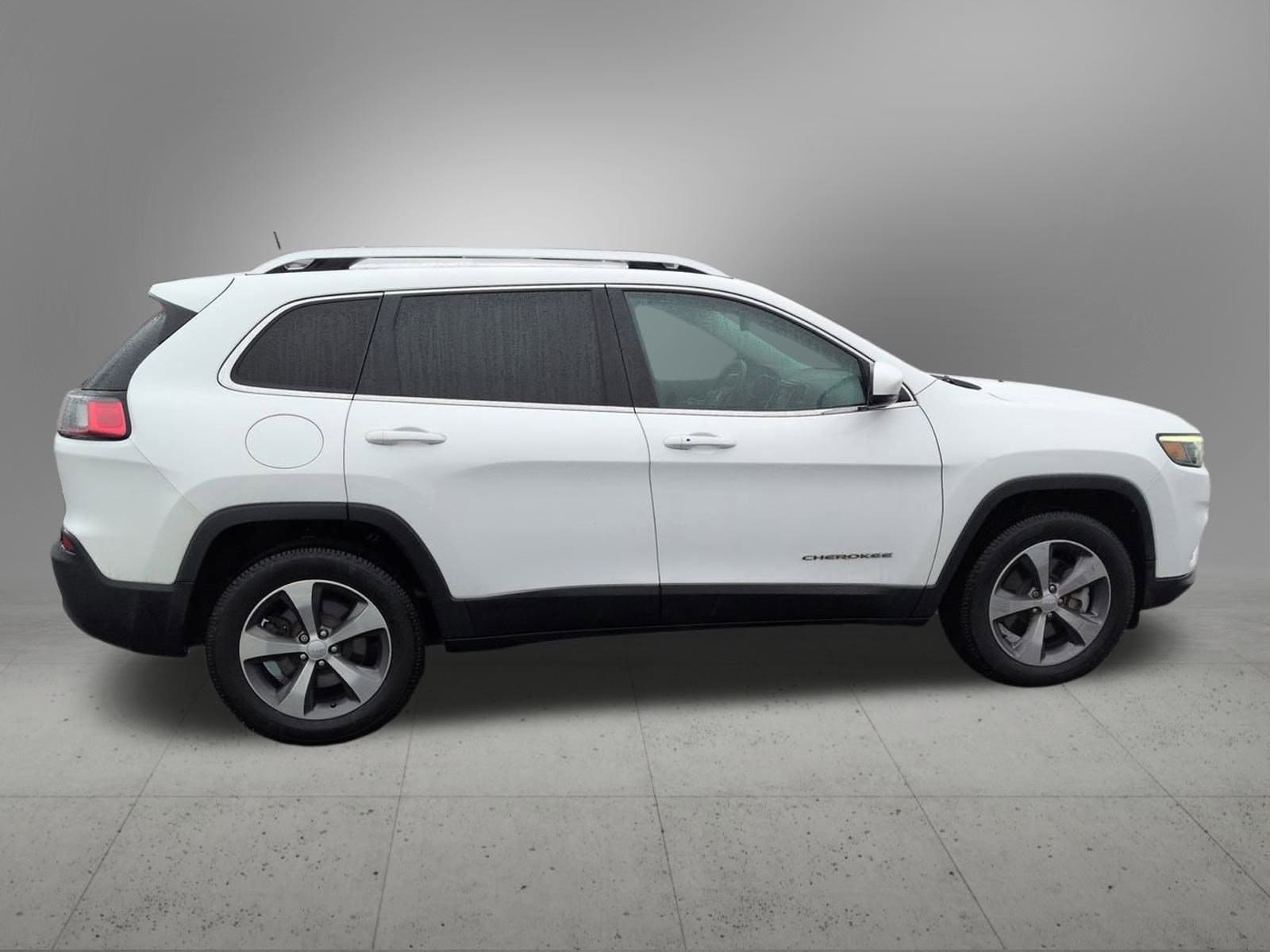 Thumbnail: 2020 Jeep Cherokee - 7