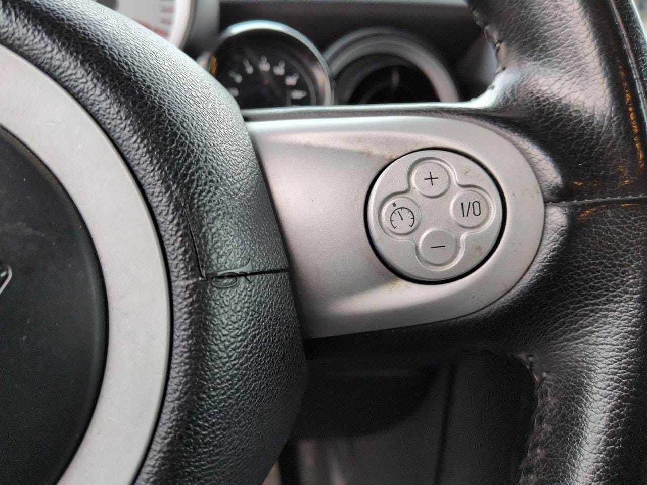 Thumbnail: 2009 MINI Cooper Hardtop - 21