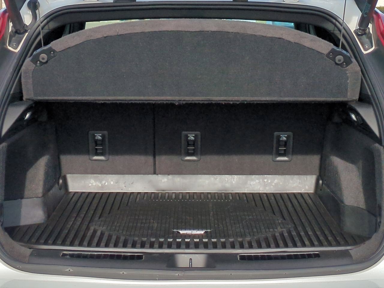 Thumbnail: 2021 Cadillac XT4 - 34