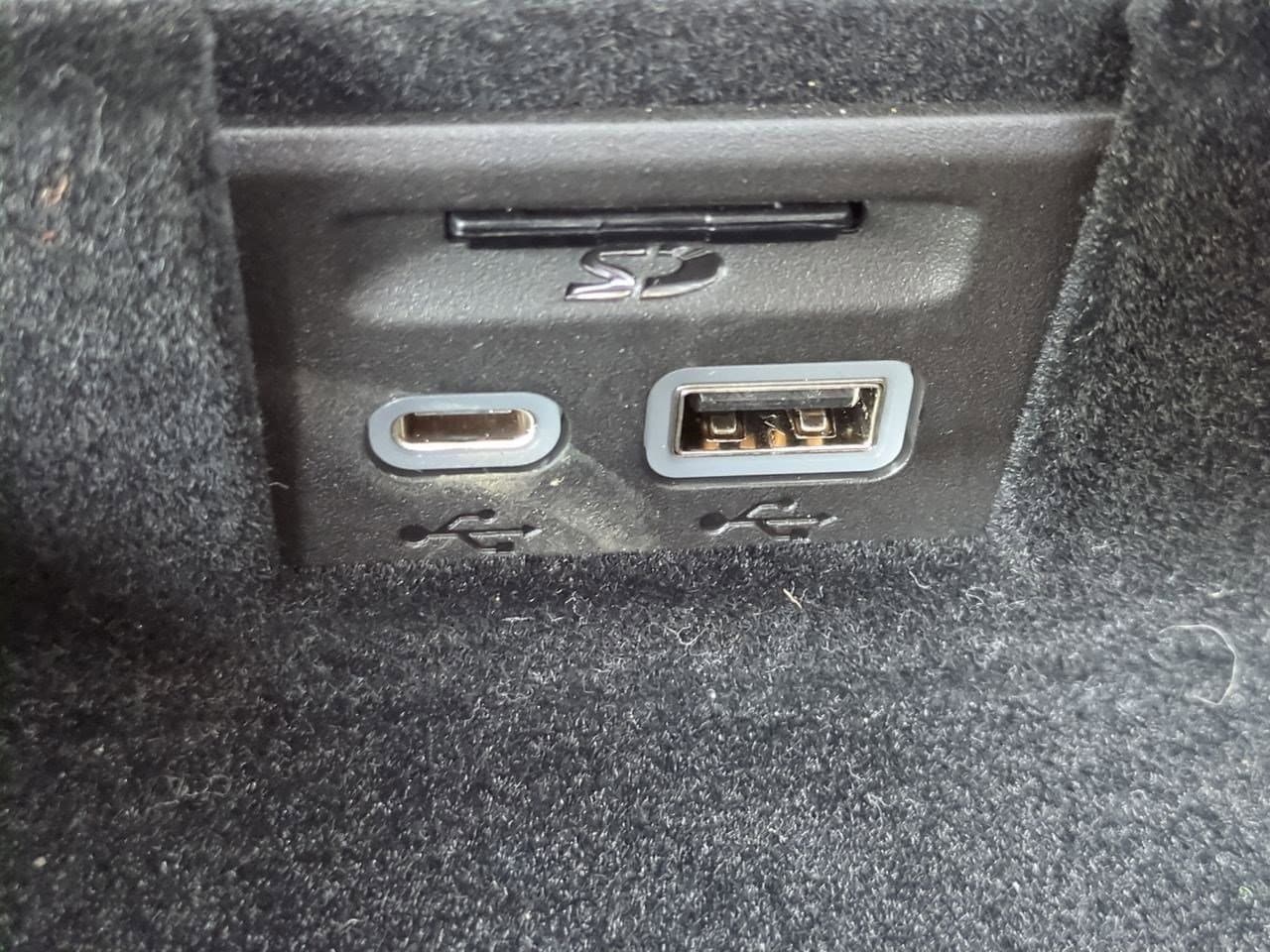 Thumbnail: 2023 Cadillac XT5 - 33