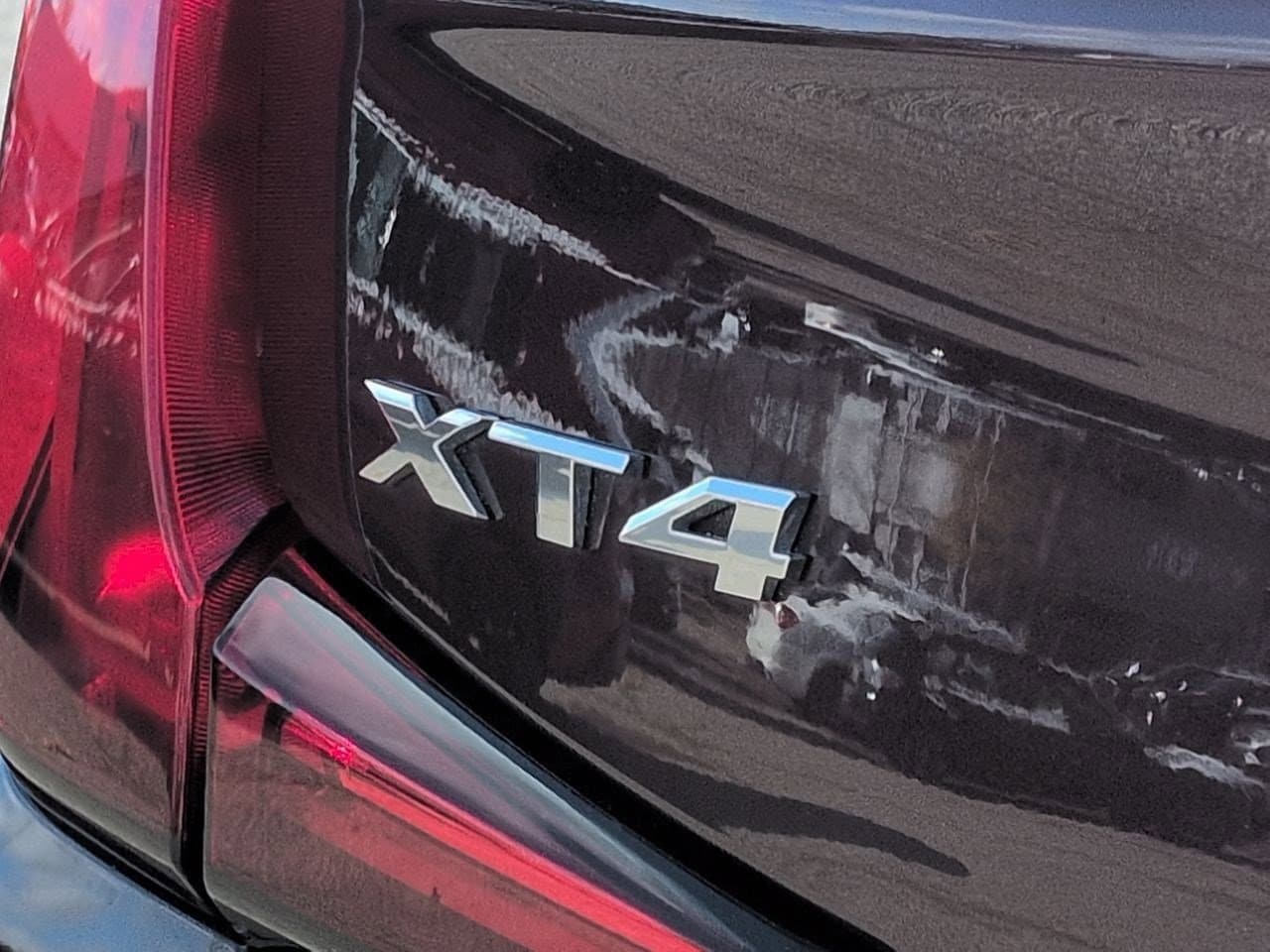 Thumbnail: 2022 Cadillac XT4 - 12