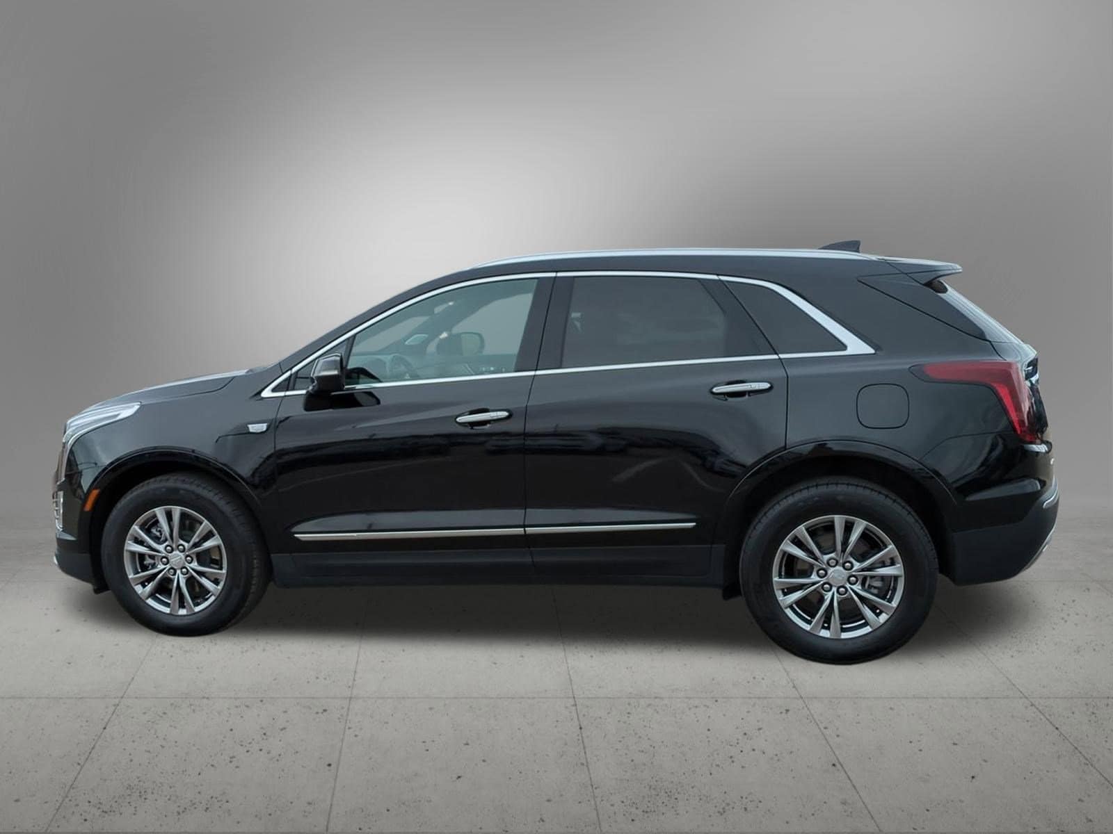 Thumbnail: 2023 Cadillac XT5 - 3