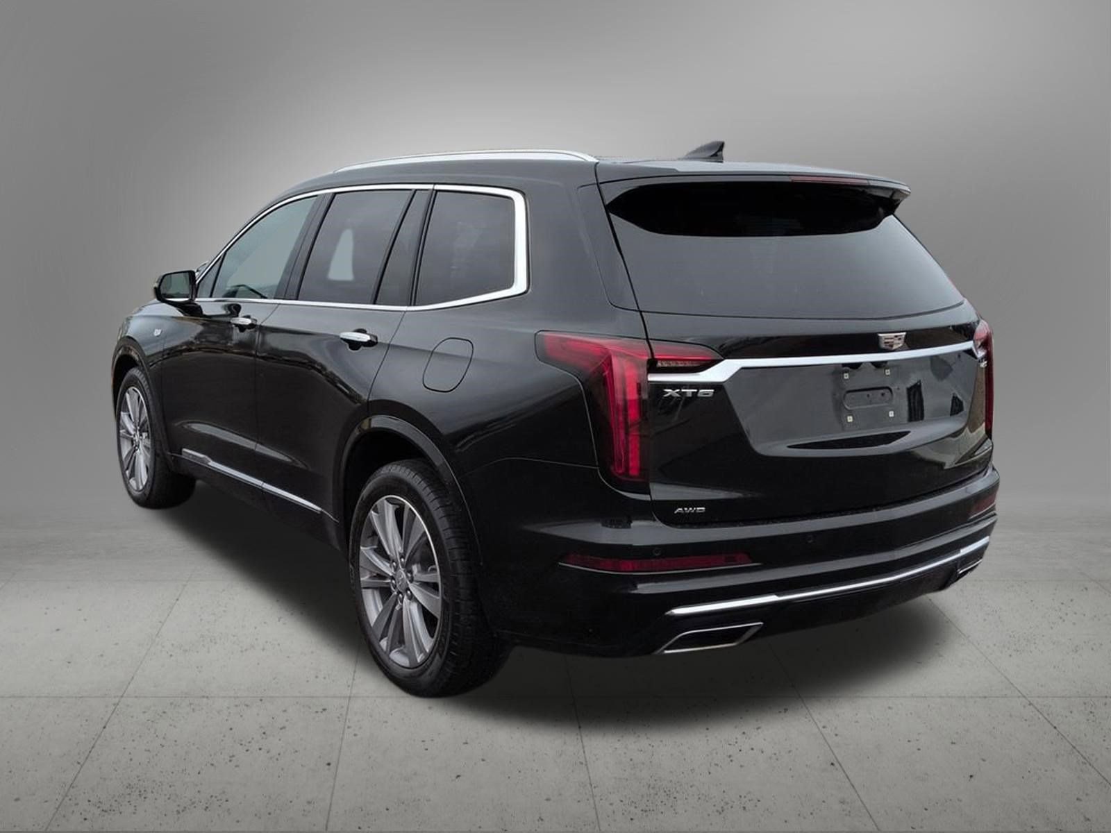 Thumbnail: 2024 Cadillac XT6 - 4