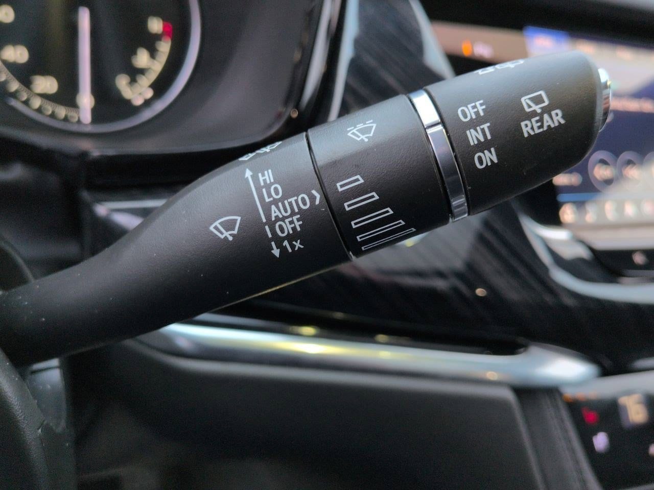 Thumbnail: 2025 Cadillac XT6 - 28