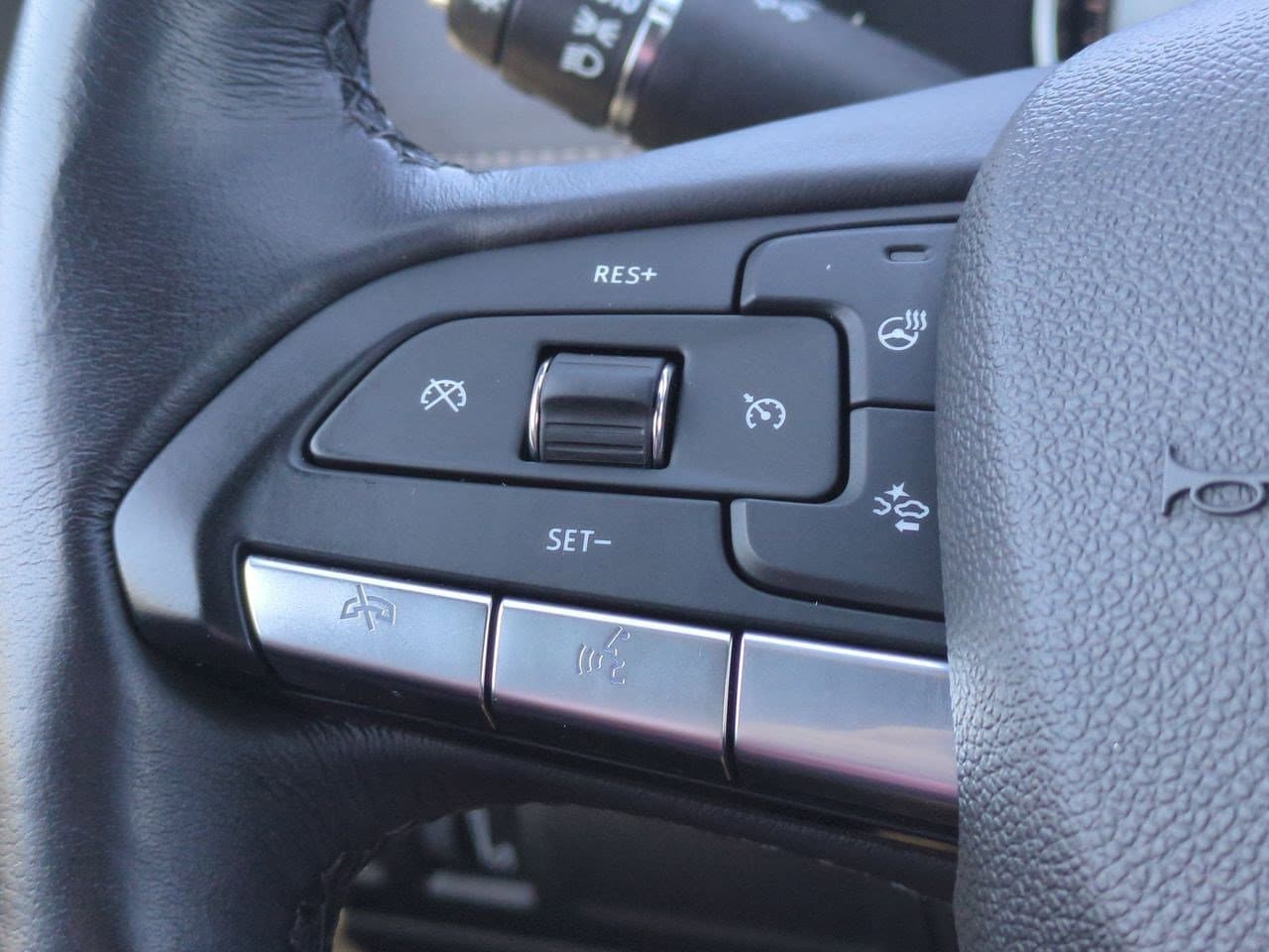 Thumbnail: 2023 Cadillac XT4 - 24