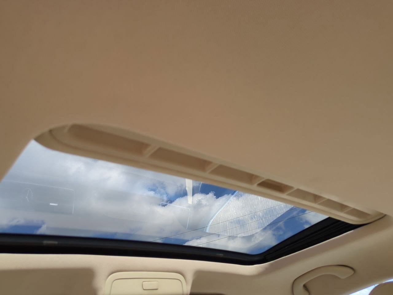 Thumbnail: 2012 Volkswagen Passat - 18