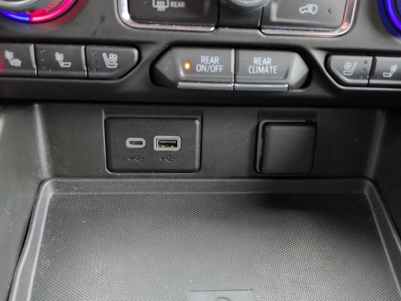 Thumbnail: 2023 Chevrolet Suburban - 32