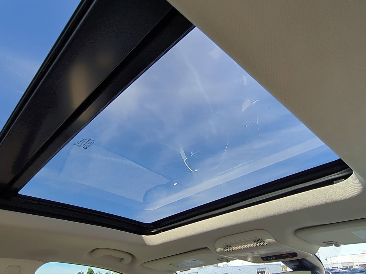 Thumbnail: 2023 Cadillac XT6 - 21