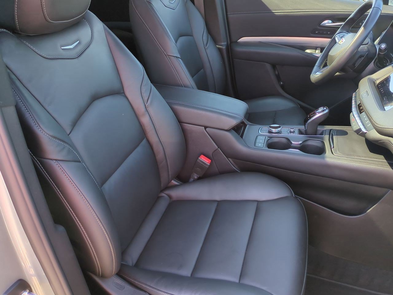 Thumbnail: 2023 Cadillac XT4 - 22