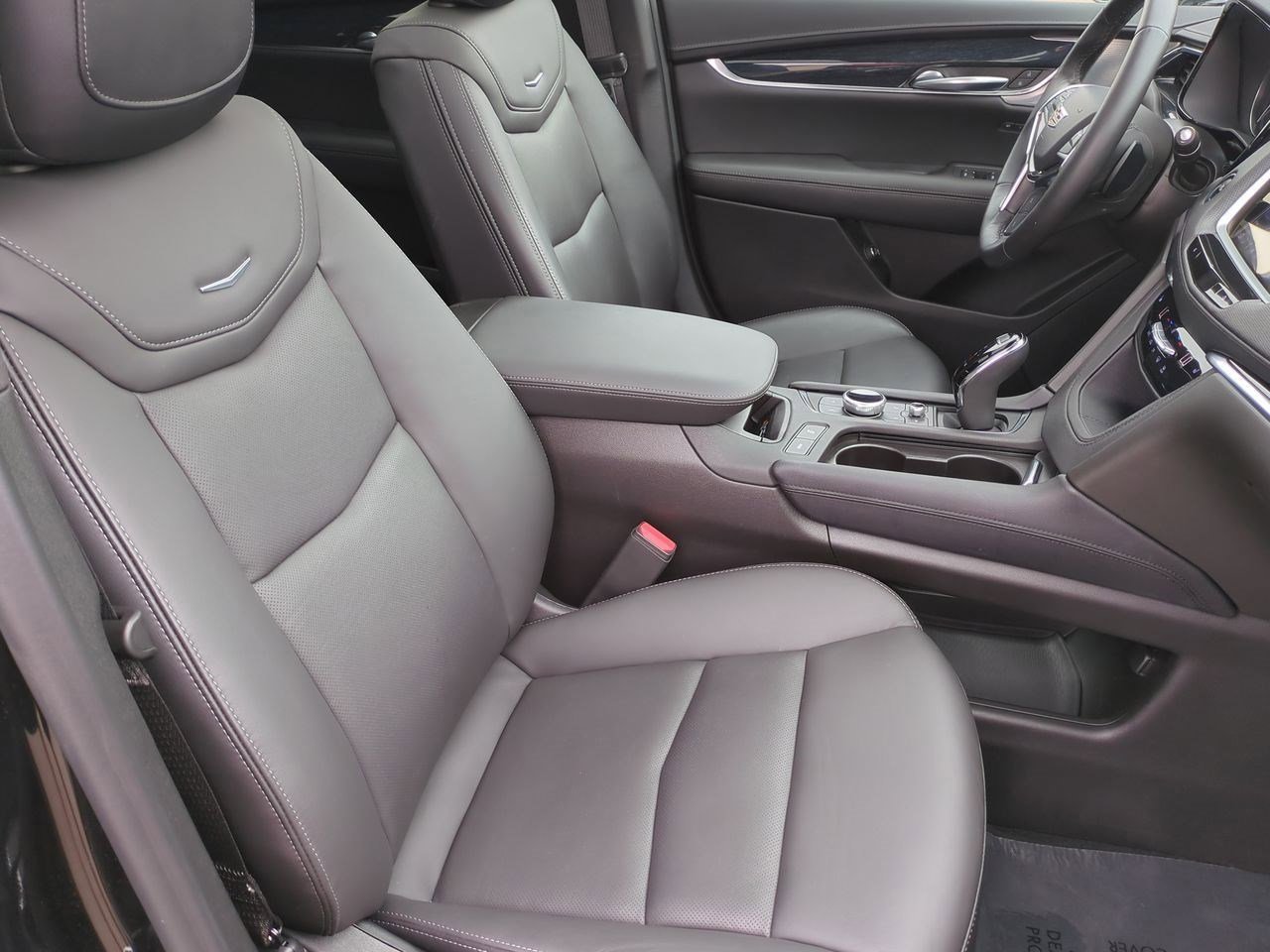 Thumbnail: 2023 Cadillac XT5 - 22