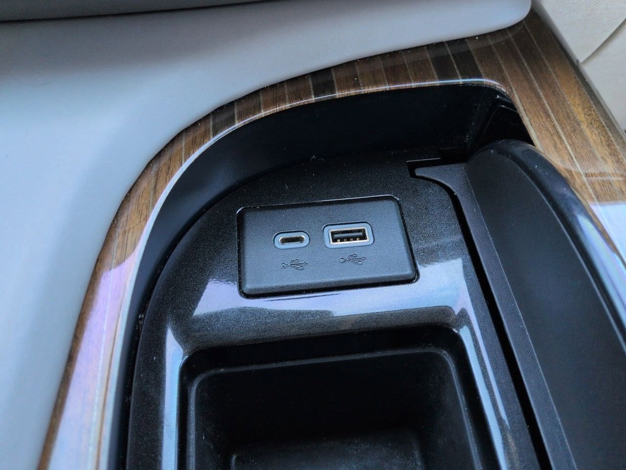 Thumbnail: 2022 Cadillac Escalade - 34