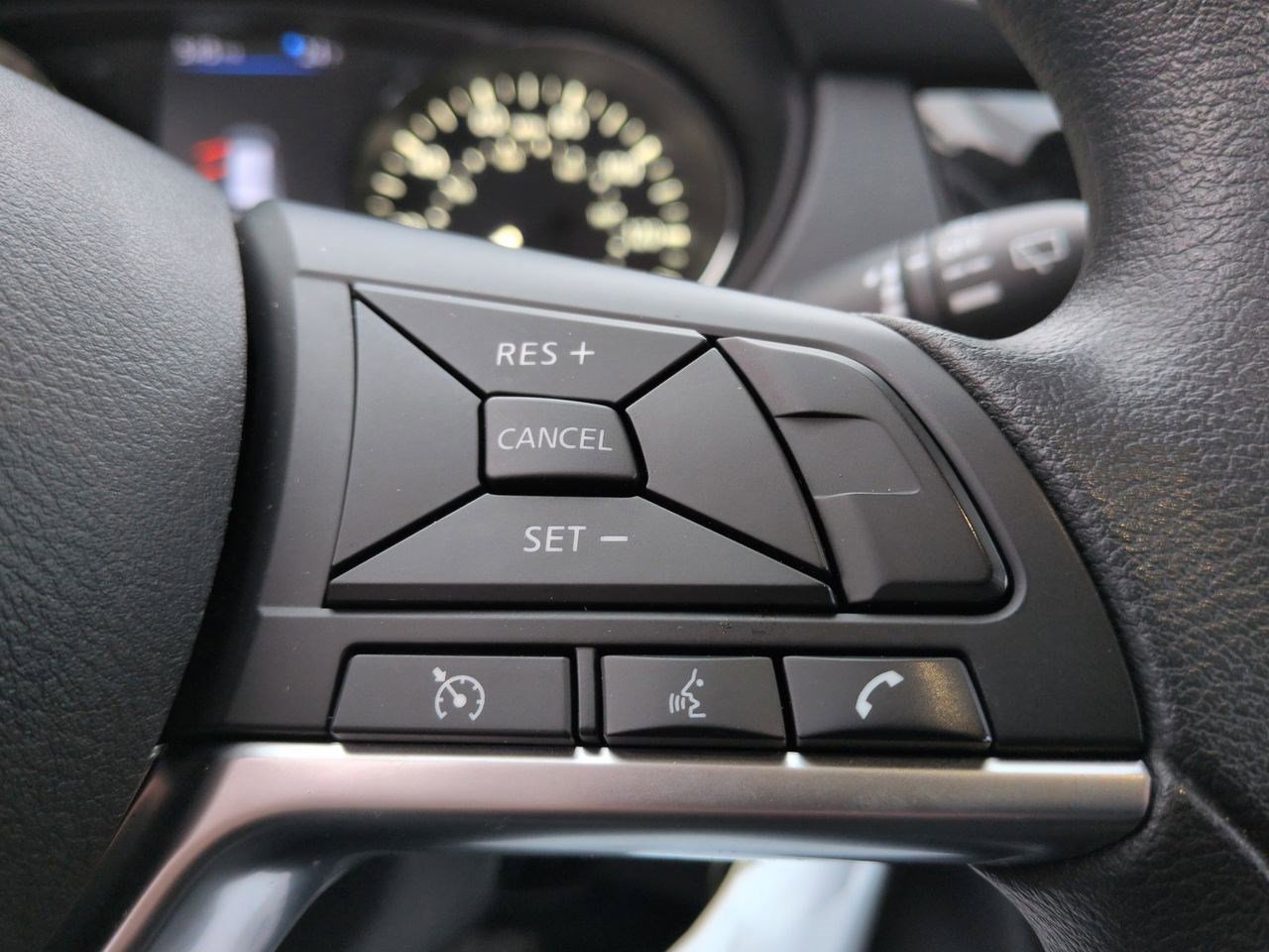 Thumbnail: 2020 Nissan Rogue - 23