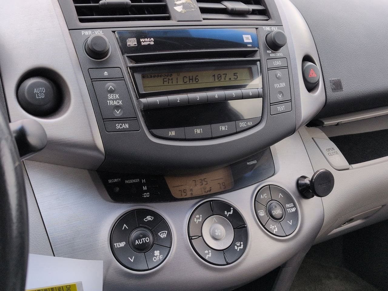Thumbnail: 2007 Toyota RAV4 - 28