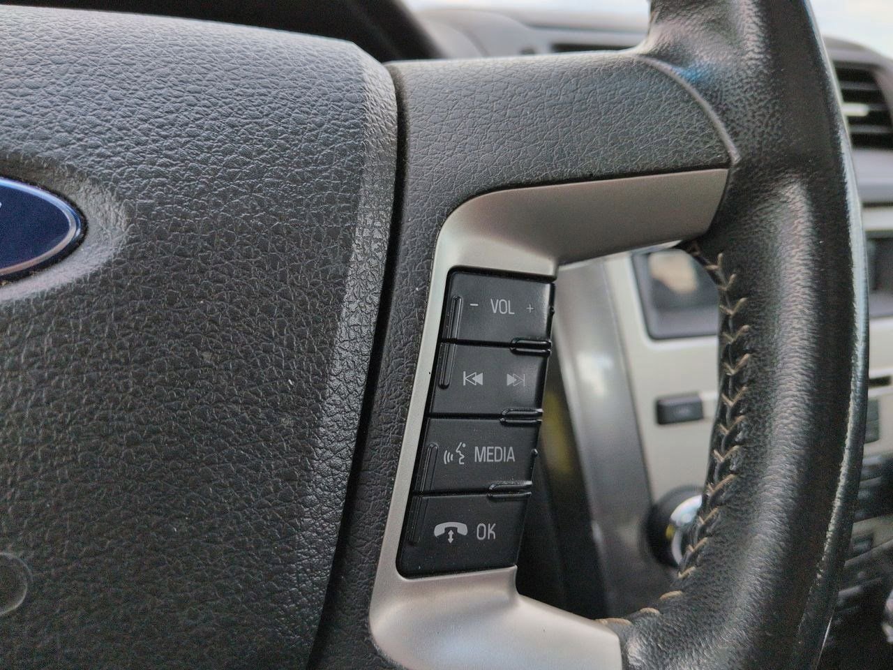 Thumbnail: 2011 Ford Fusion - 23