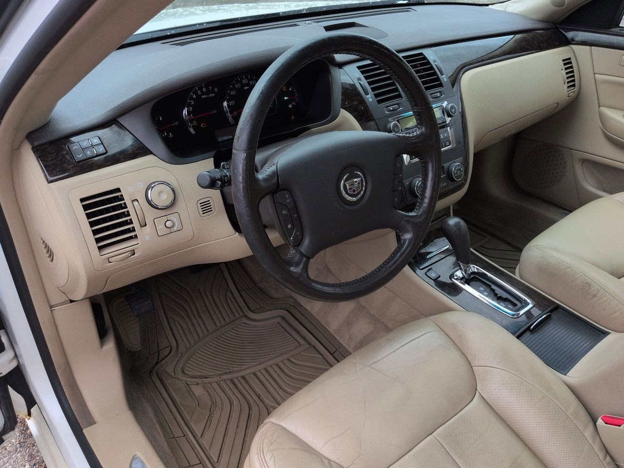 Thumbnail: 2008 Cadillac DTS - 2