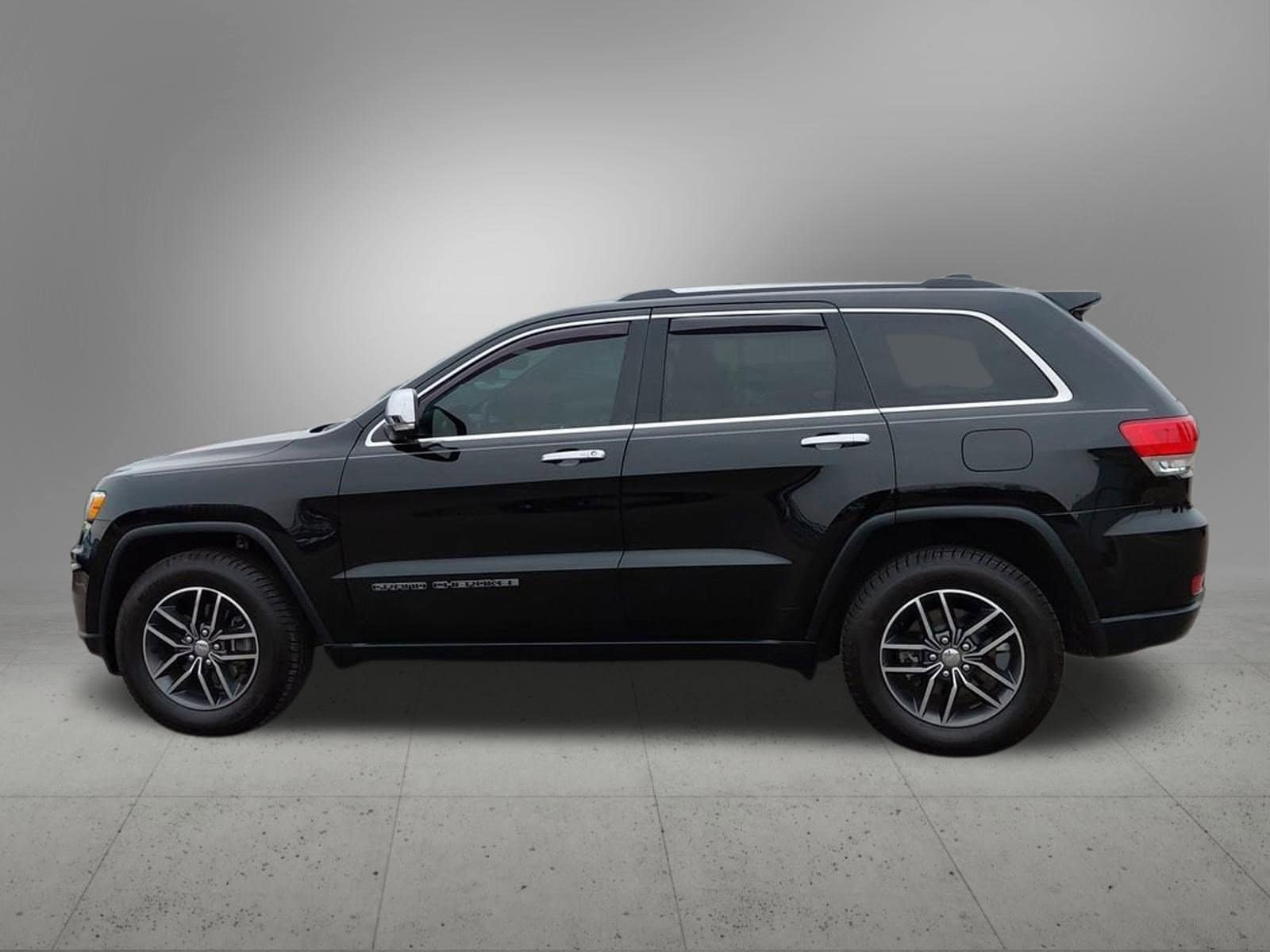 Thumbnail: 2017 Jeep Grand Cherokee - 3