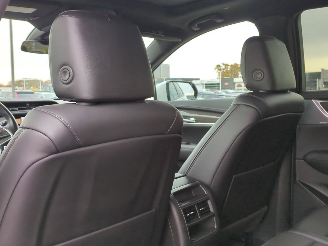 Thumbnail: 2023 Cadillac XT5 - 17