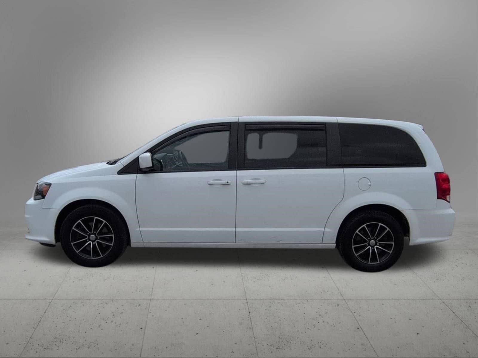 Thumbnail: 2019 Dodge Grand Caravan - 2