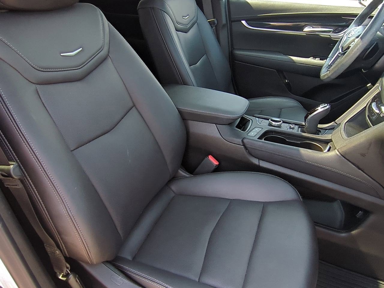 Thumbnail: 2023 Cadillac XT5 - 22