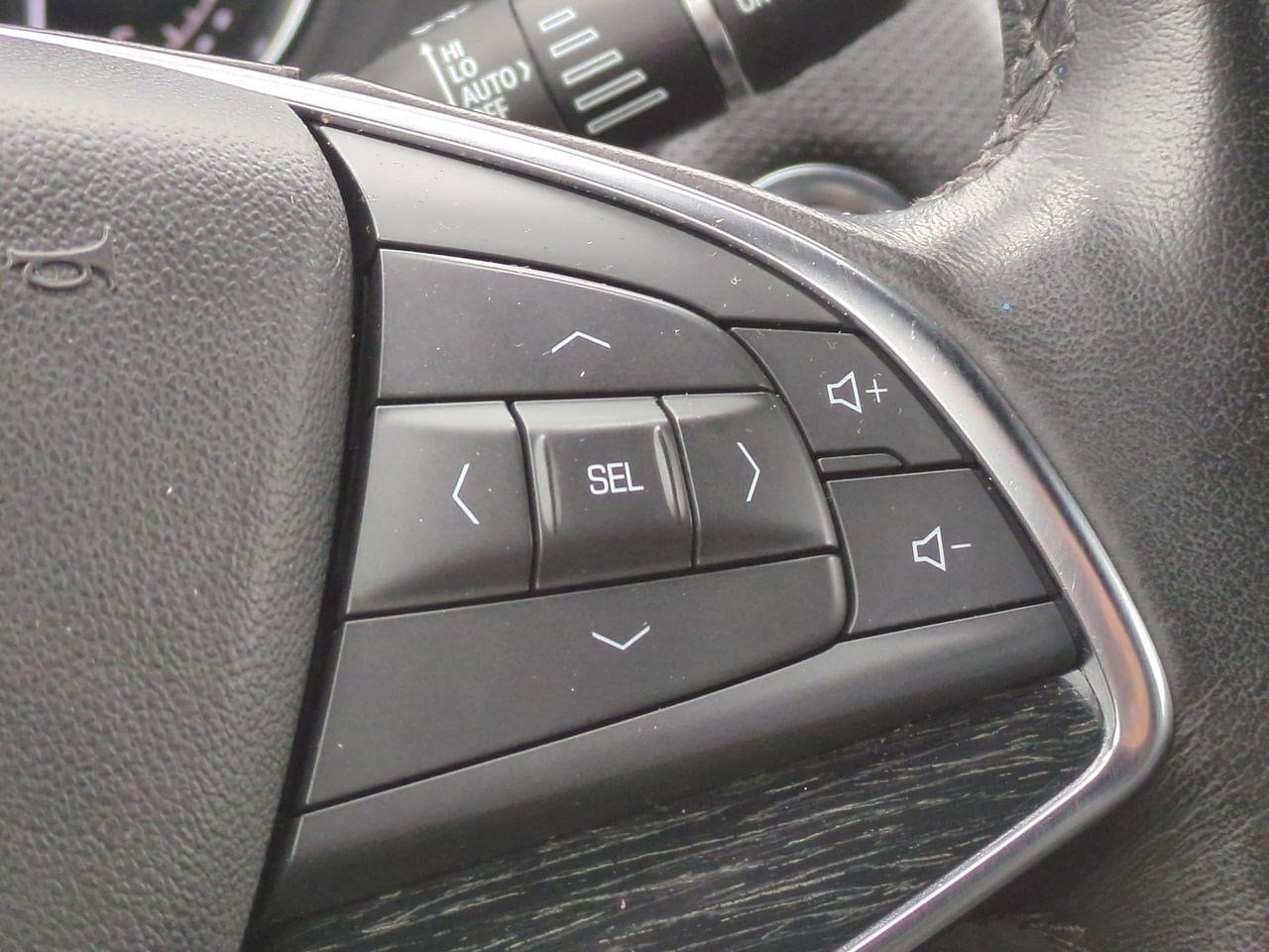 Thumbnail: 2021 Cadillac XT5 - 25