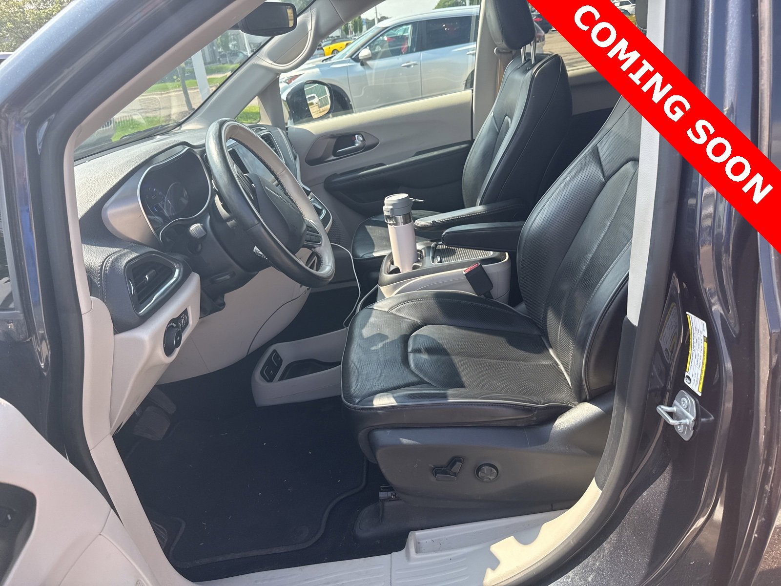 Thumbnail: 2019 Chrysler Pacifica - 5