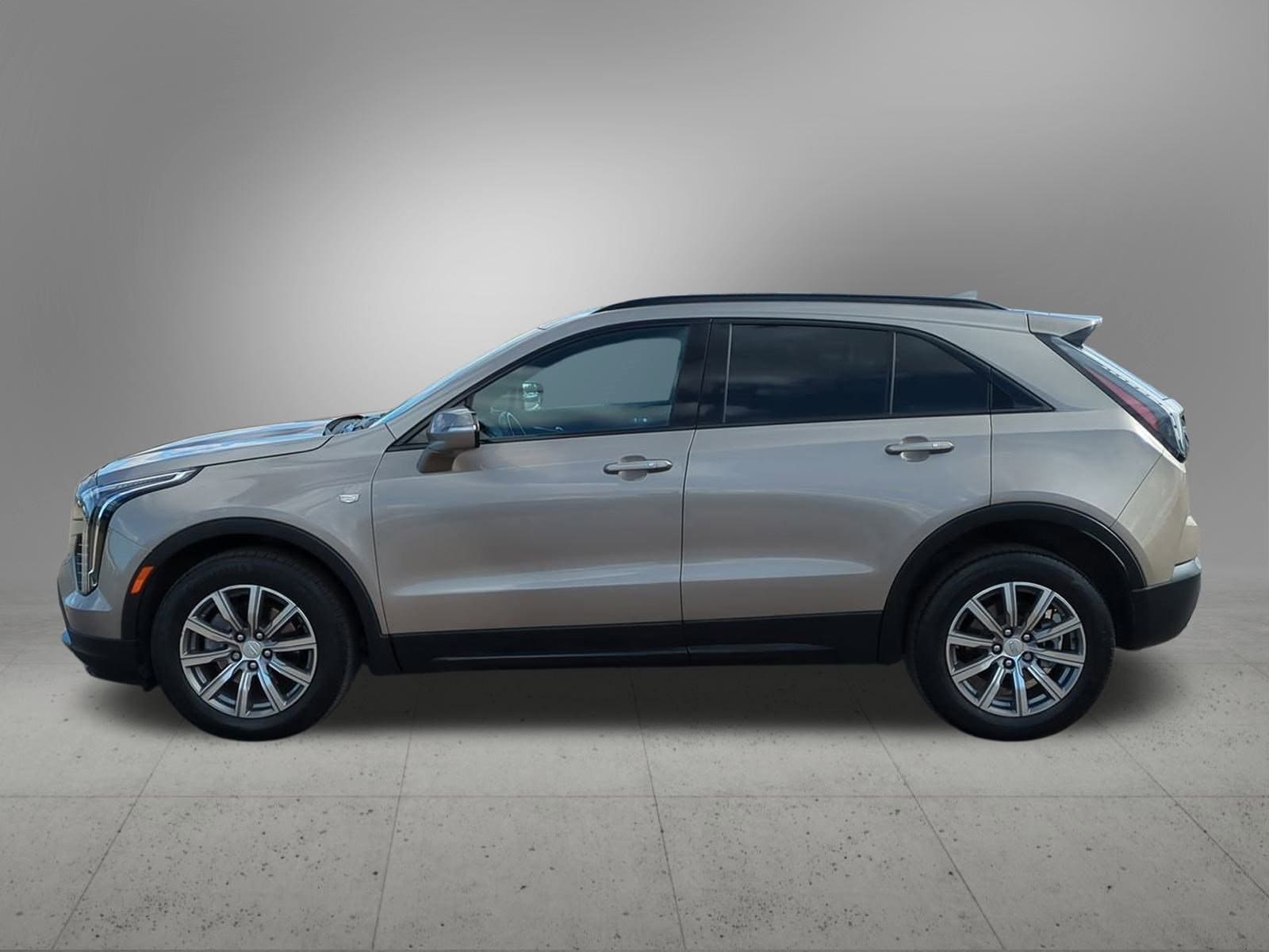 Thumbnail: 2023 Cadillac XT4 - 3