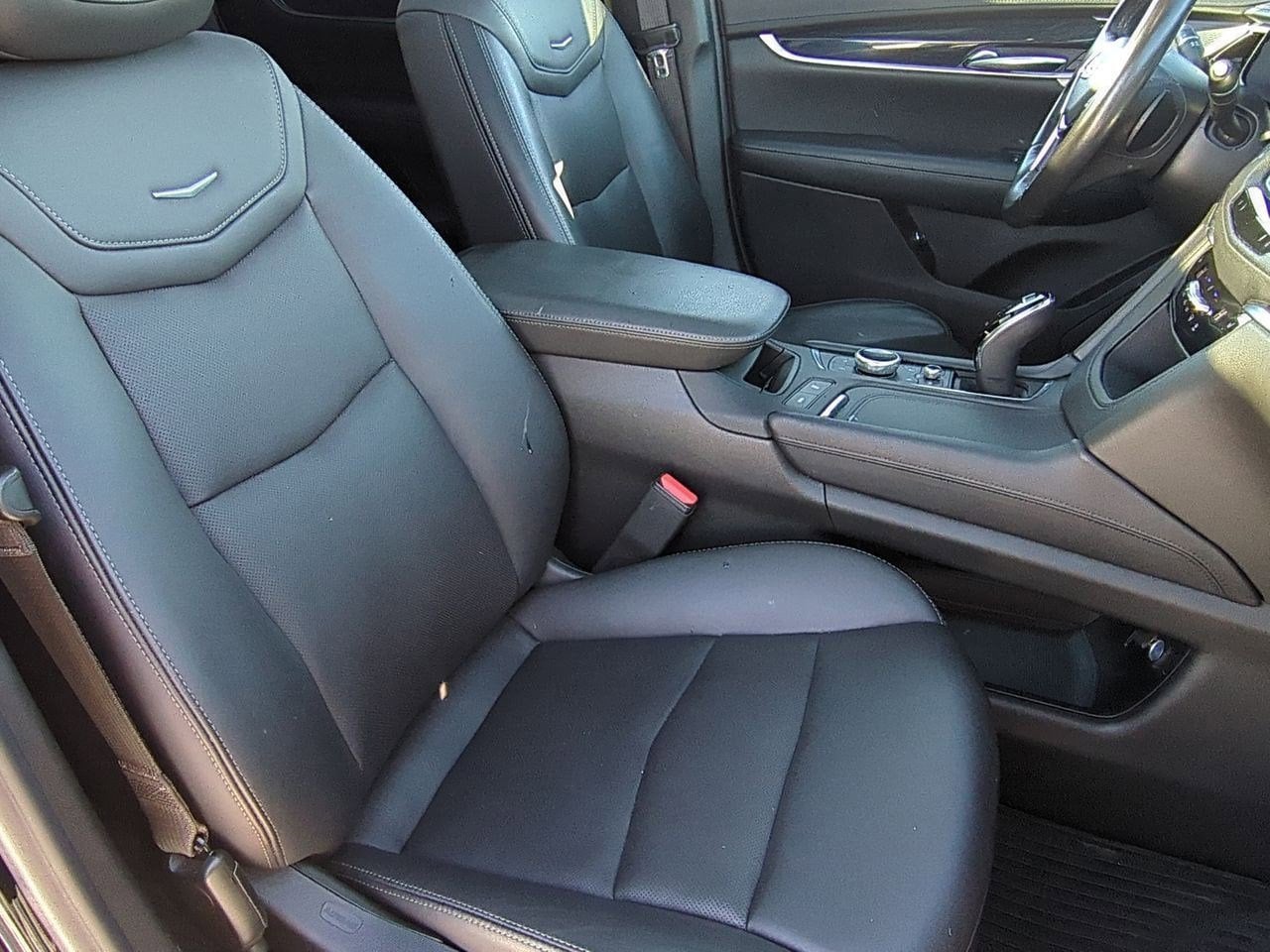 Thumbnail: 2023 Cadillac XT5 - 23