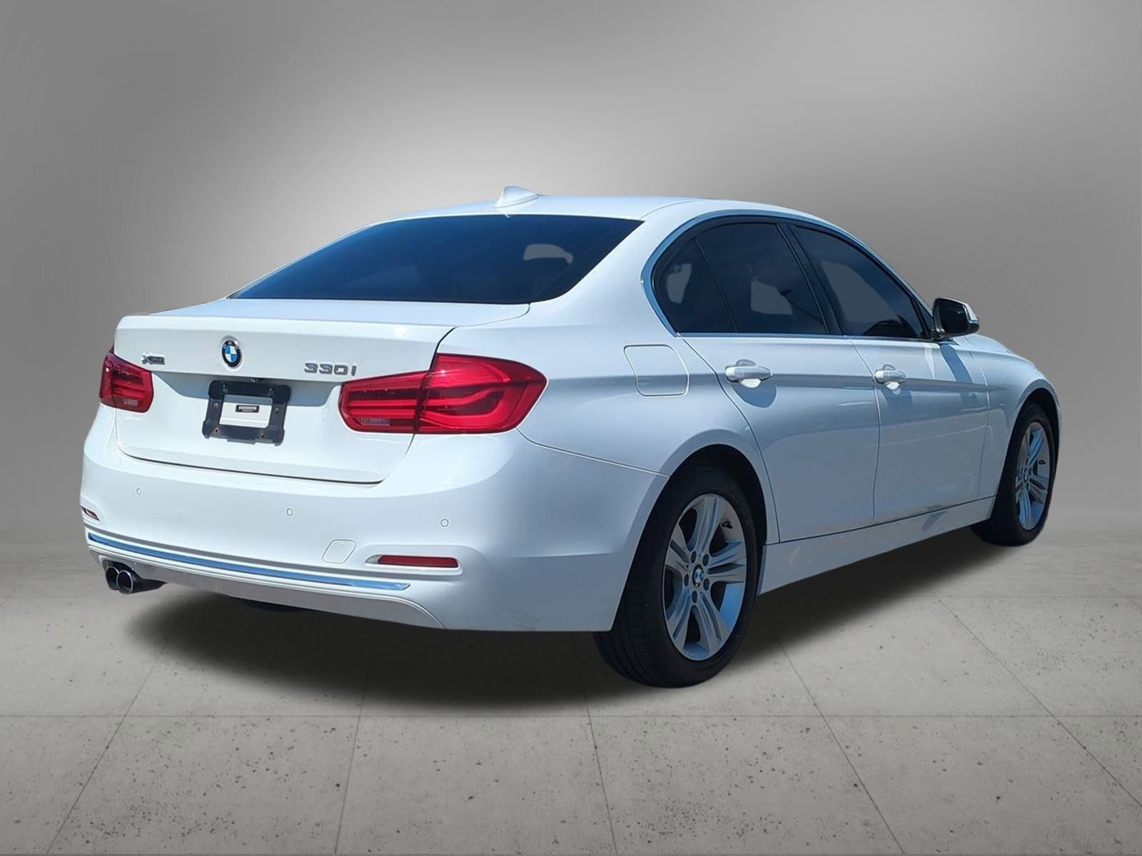 Thumbnail: 2018 BMW 3 Series - 6