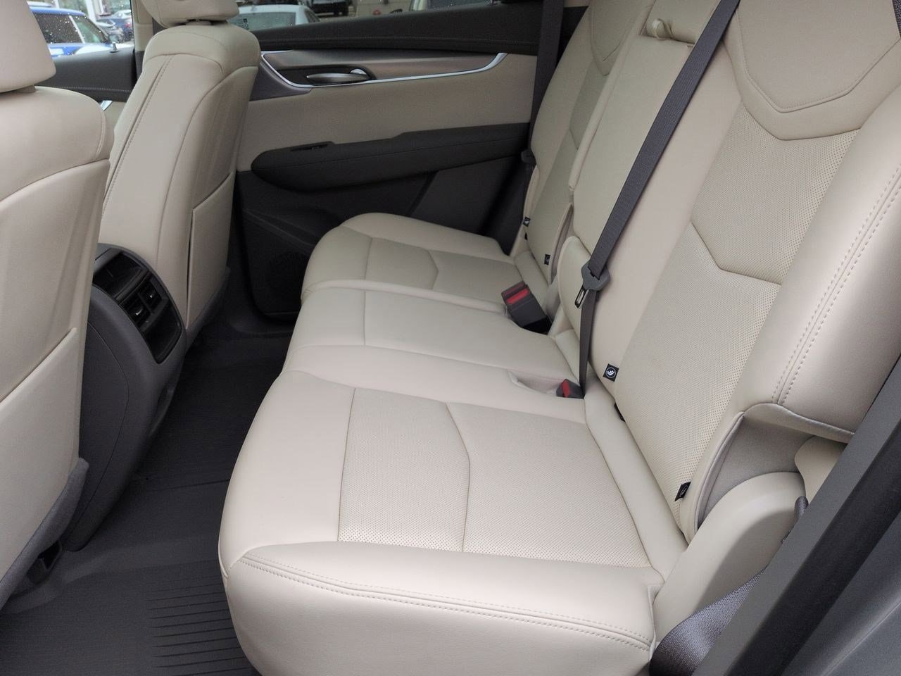 Thumbnail: 2023 Cadillac XT5 - 20