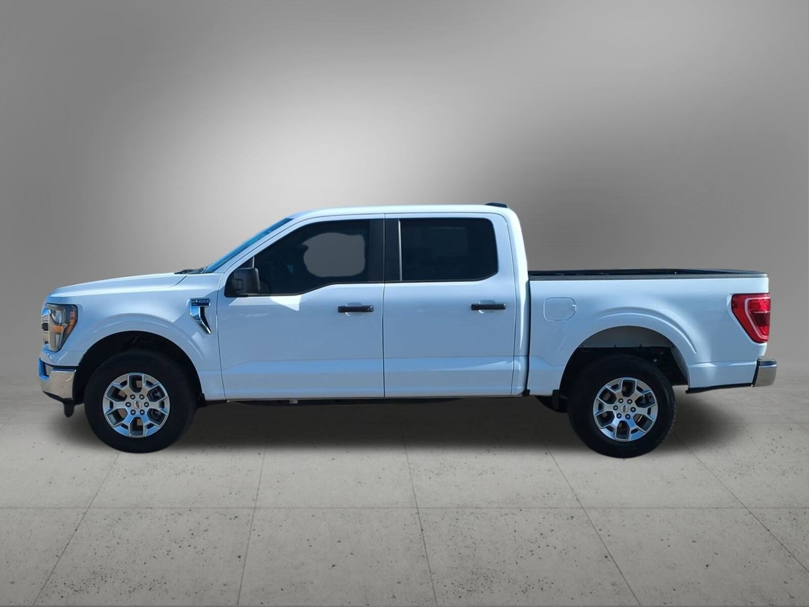 2023 Ford F-150 XLT photo 3