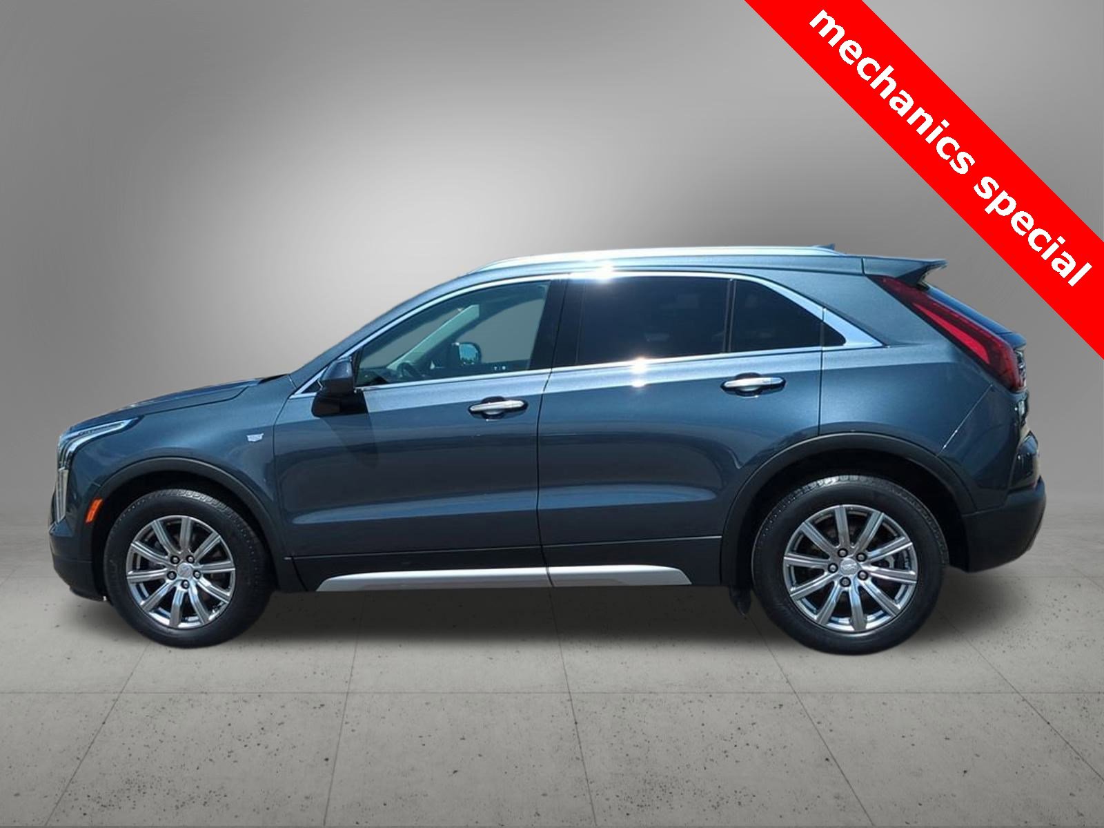 Thumbnail: 2019 Cadillac XT4 - 3