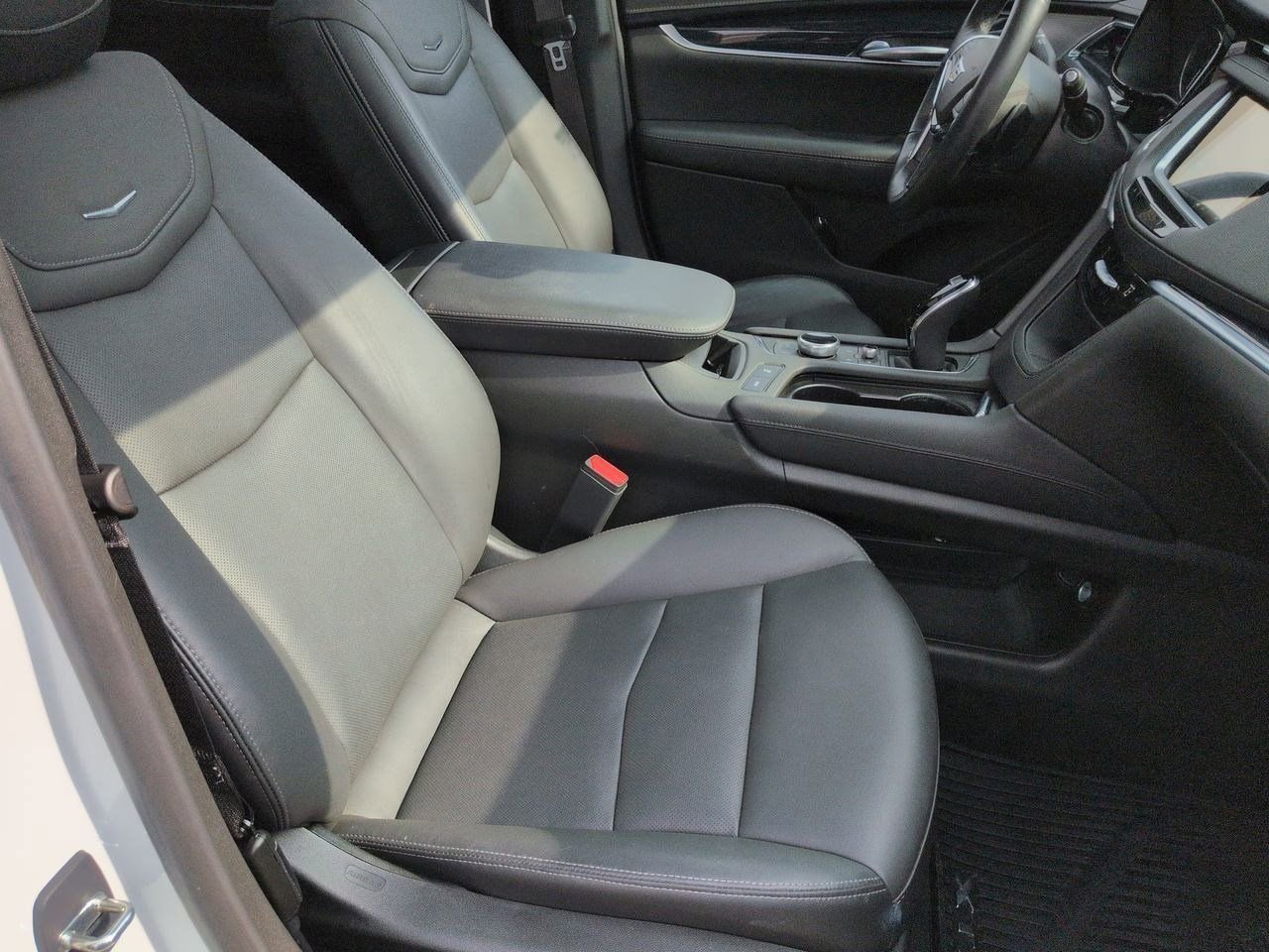 Thumbnail: 2024 Cadillac XT5 - 23