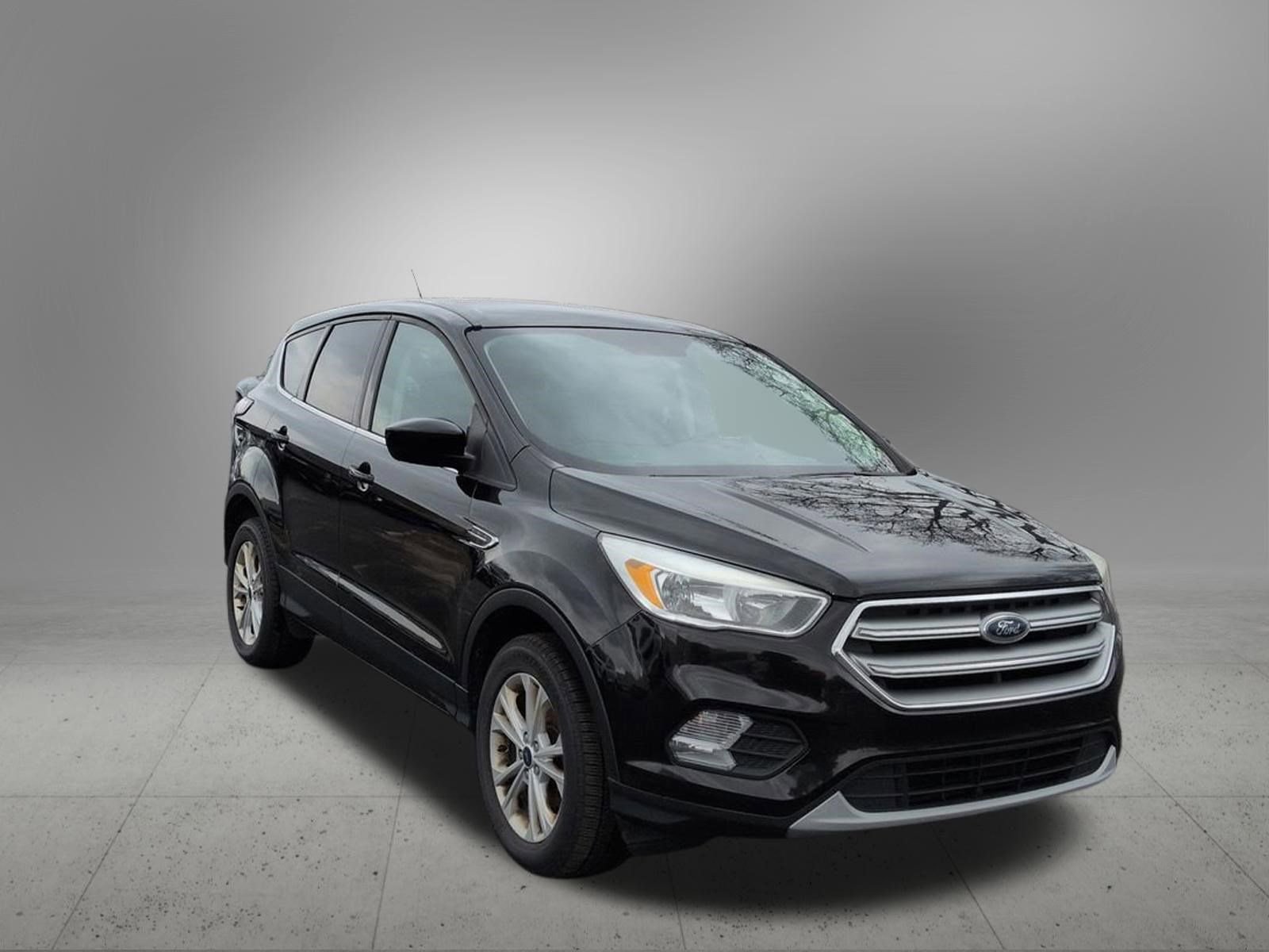 Thumbnail: 2017 Ford Escape - 8