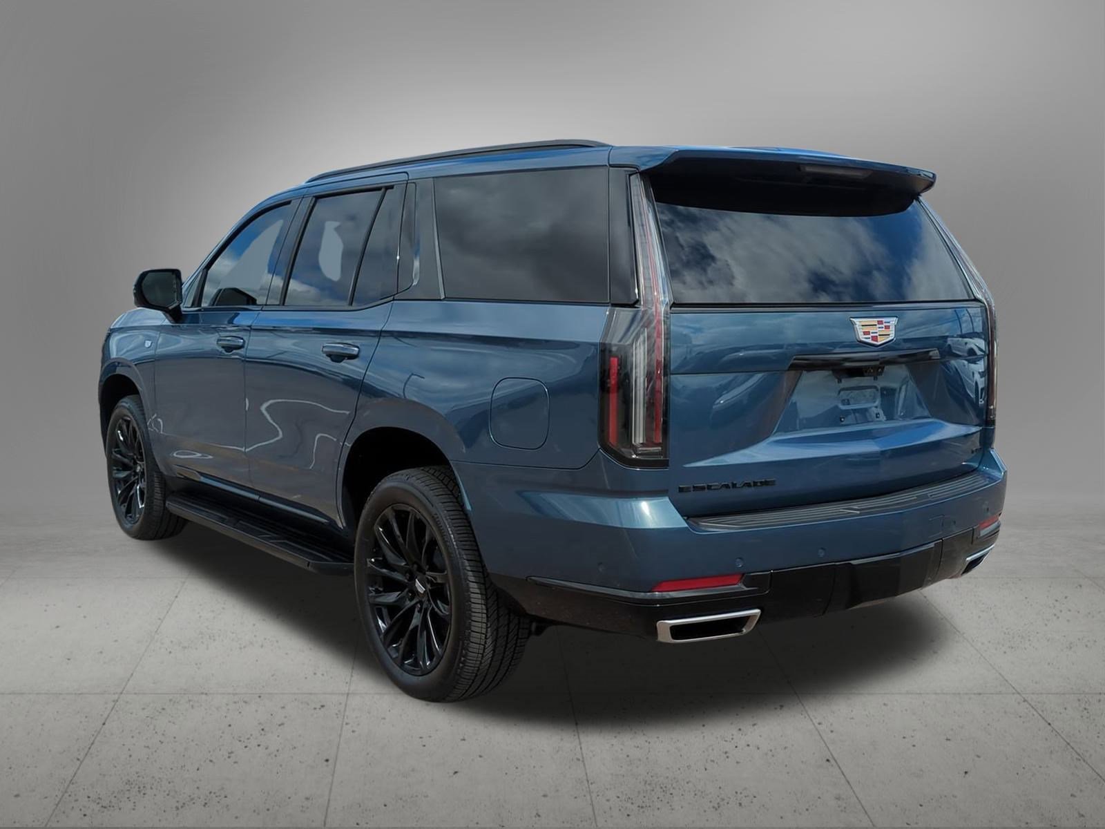 2025 Cadillac Escalade Premium Luxury photo 3