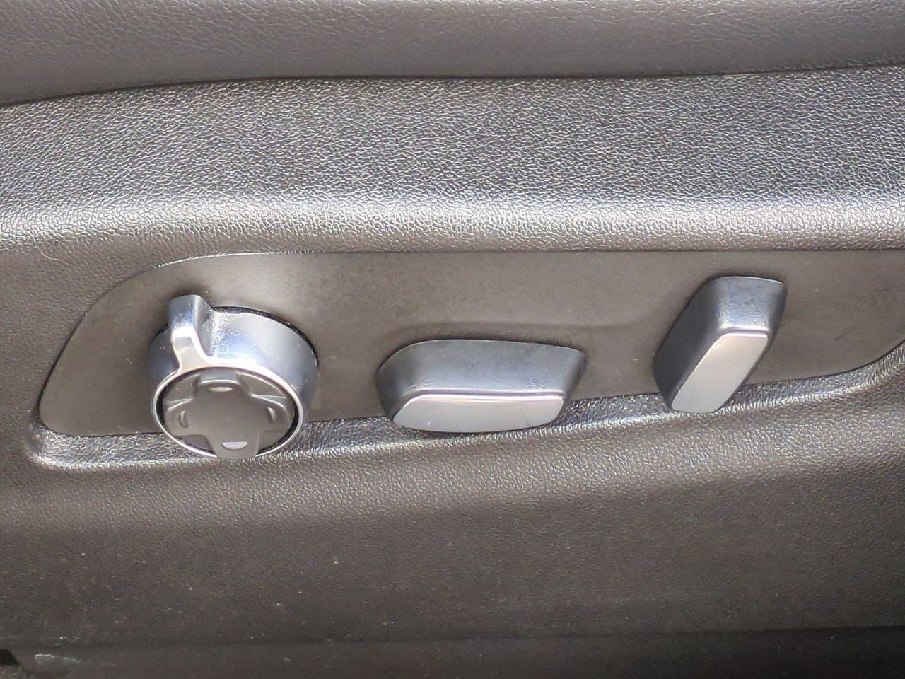 Thumbnail: 2023 Cadillac XT4 - 16