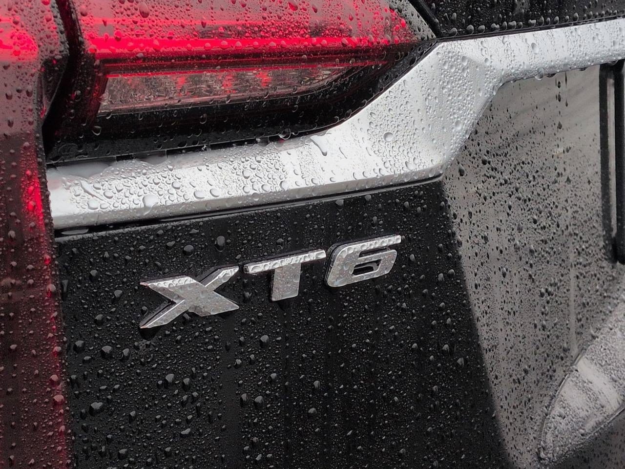 Thumbnail: 2023 Cadillac XT6 - 12