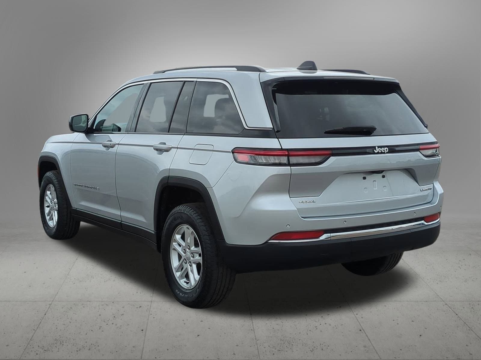 Thumbnail: 2023 Jeep Grand Cherokee - 4