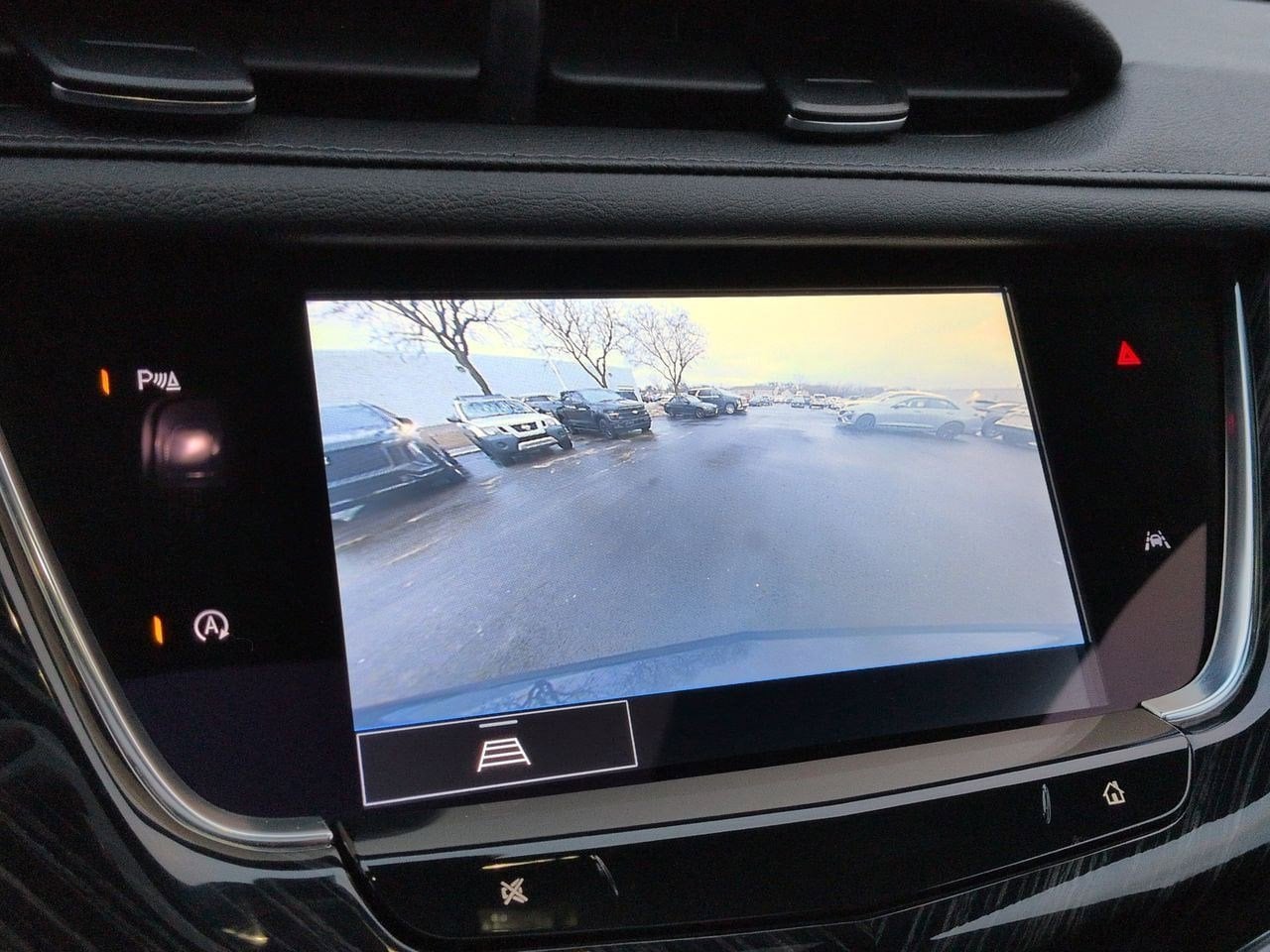 Thumbnail: 2025 Cadillac XT6 - 32