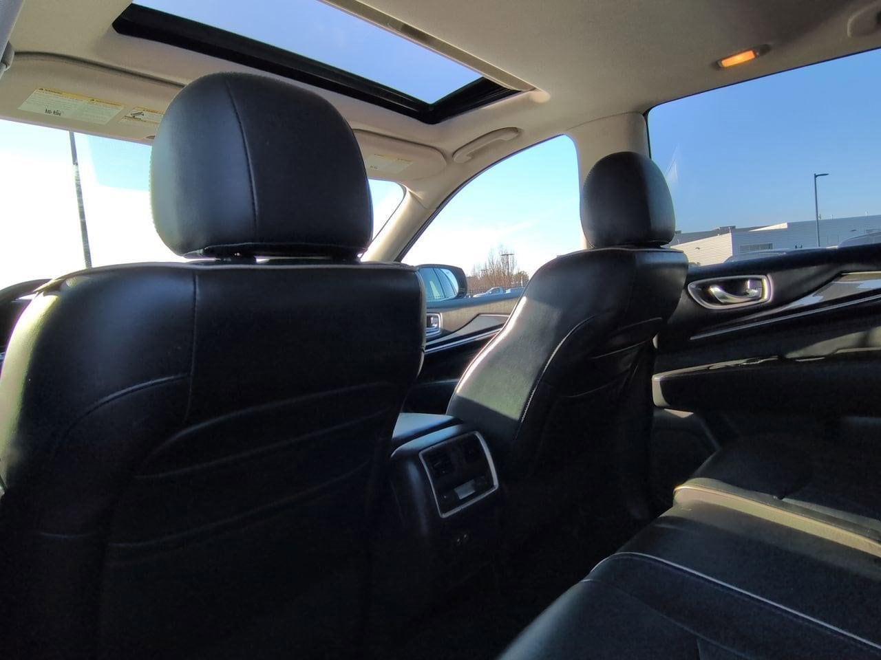 Thumbnail: 2019 INFINITI QX60 - 18