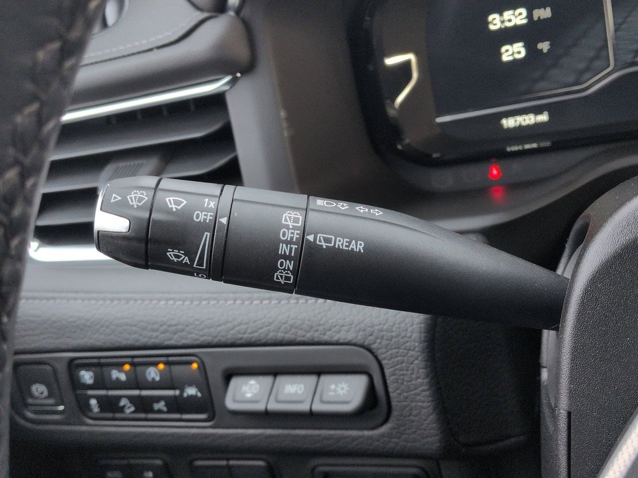 Thumbnail: 2023 GMC Yukon - 28