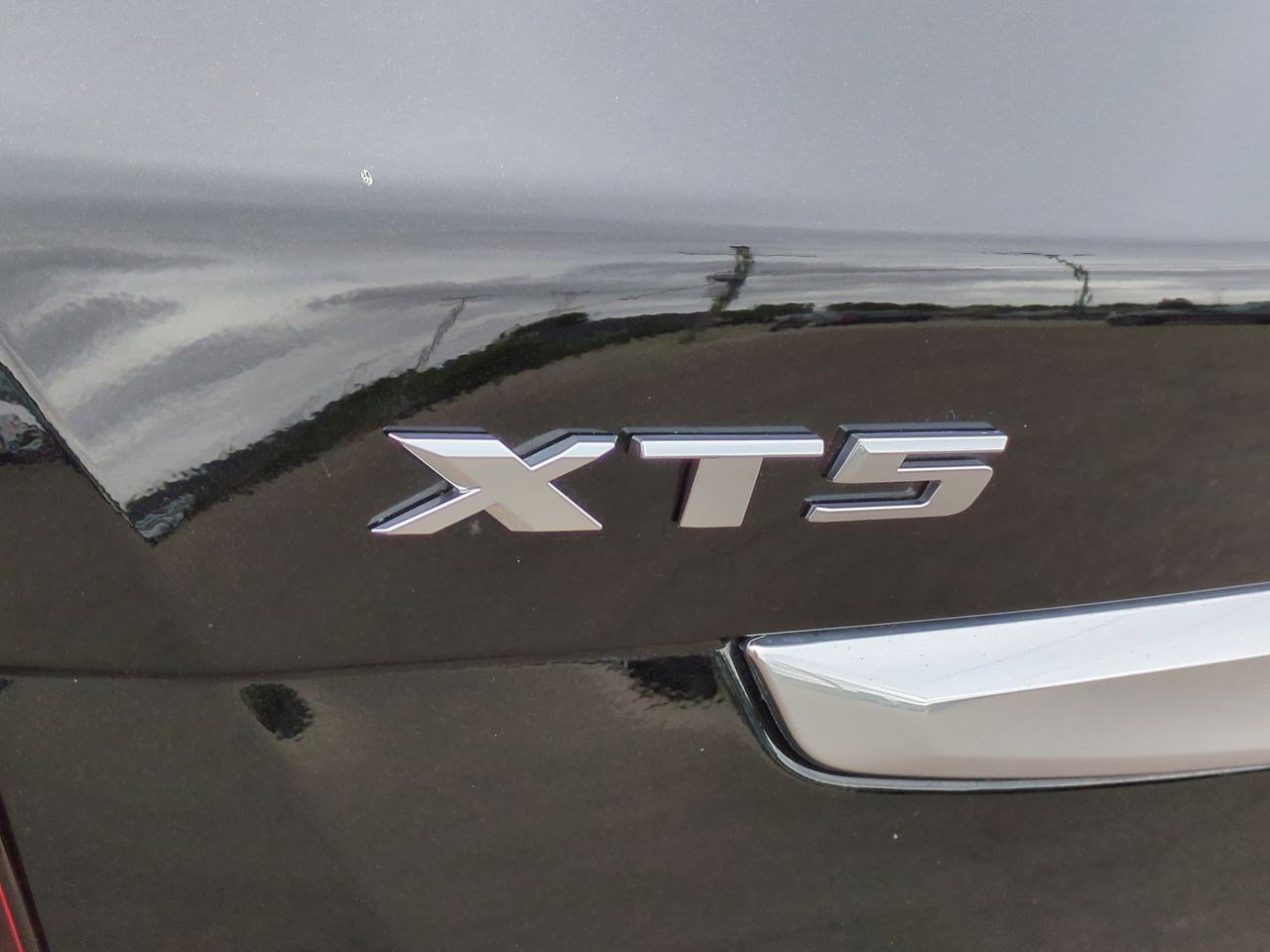 Thumbnail: 2023 Cadillac XT5 - 12