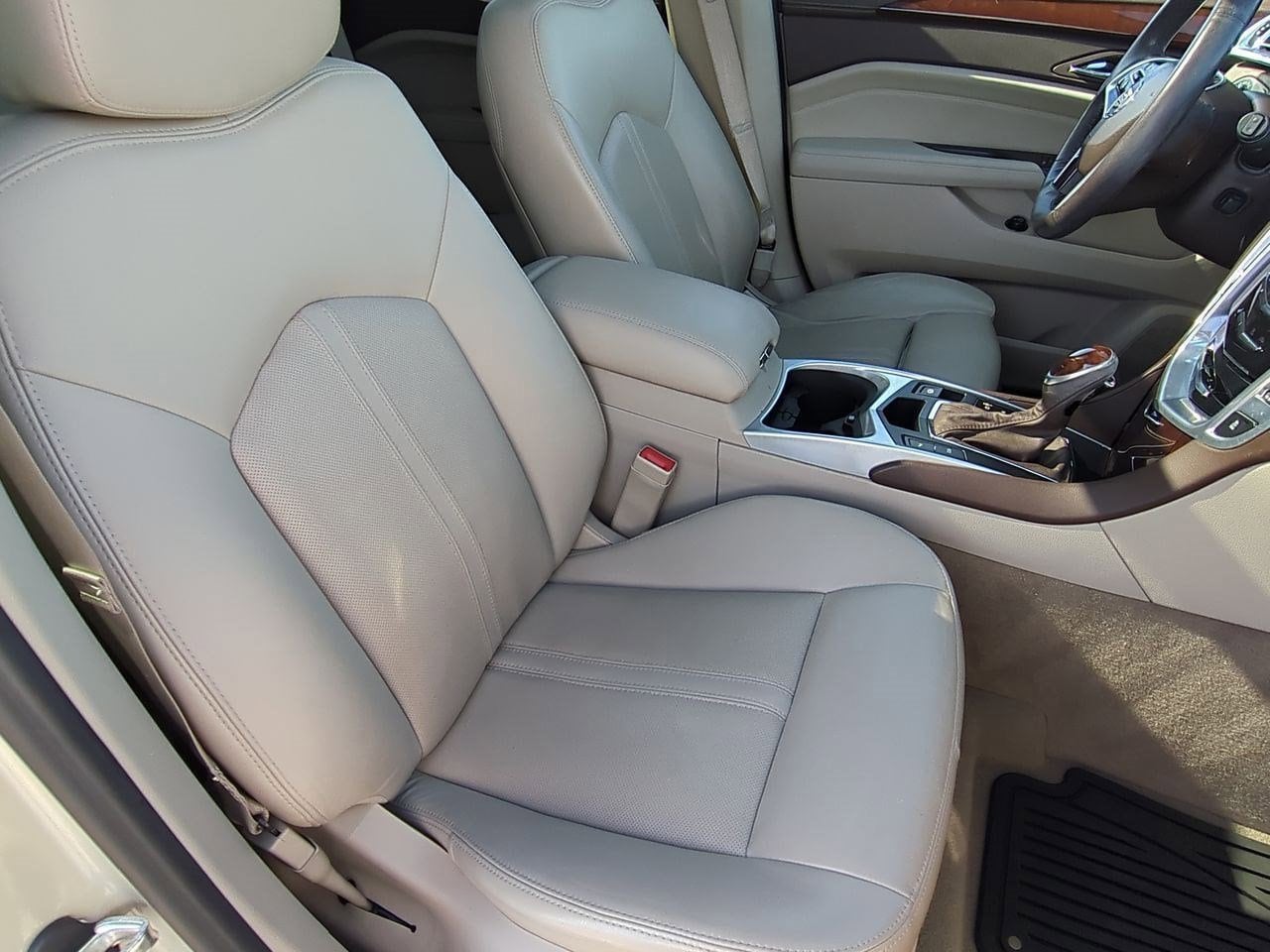Thumbnail: 2013 Cadillac SRX - 21