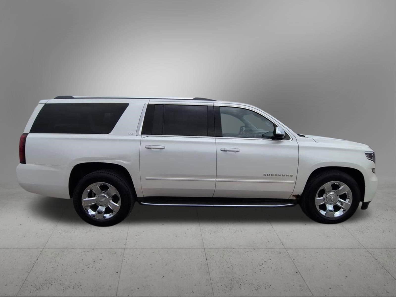 Thumbnail: 2015 Chevrolet Suburban - 7
