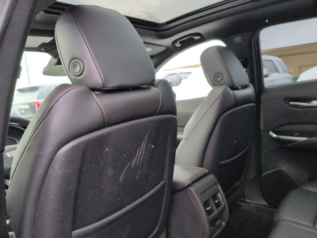 Thumbnail: 2023 Cadillac XT4 - 18